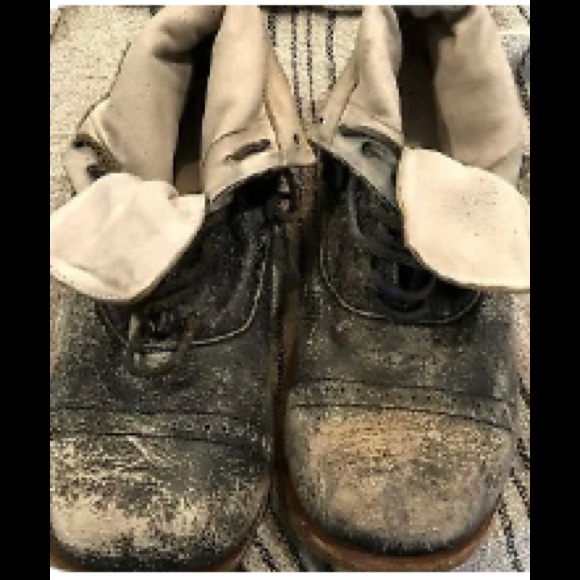 Magnolia Pearl Shoes - Magnolia Pearl.  Boots.  Purposely distressed. 39